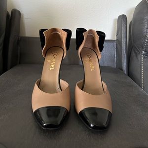 CHANEL Camel and Black Leather D'Orsay Pumps Velvet Bow